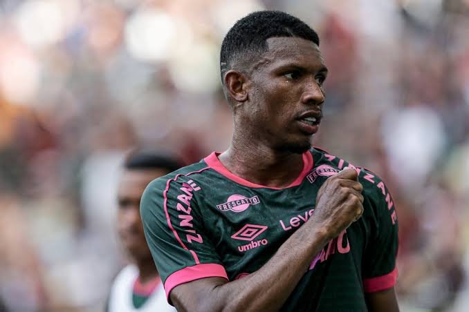 Lelê, do Fluminense, está se transferindo para o Ceará.