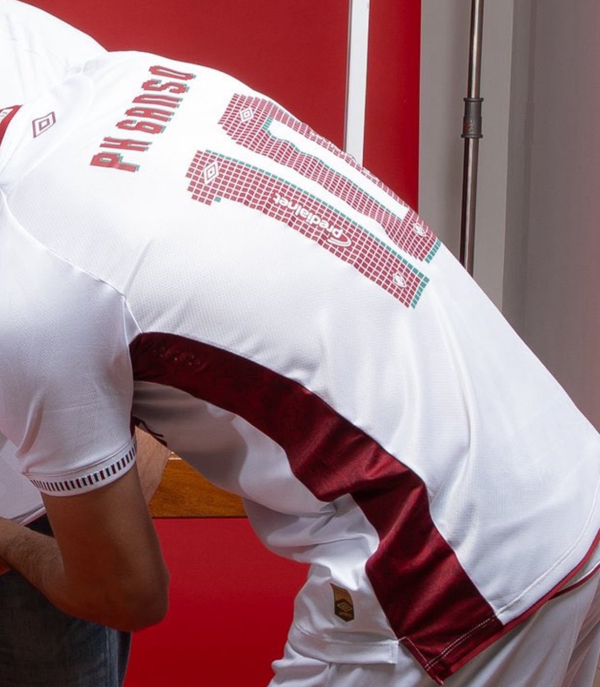 Fluminense e Umbro lançam novo uniforme II