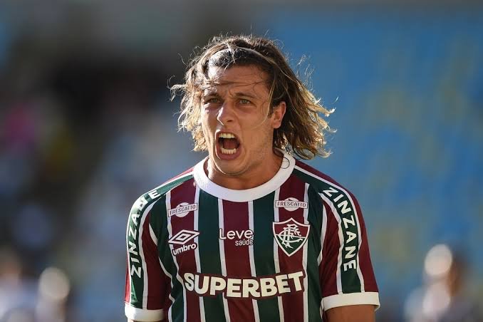Canobbio pode perder a vaga de titular no Fluminense