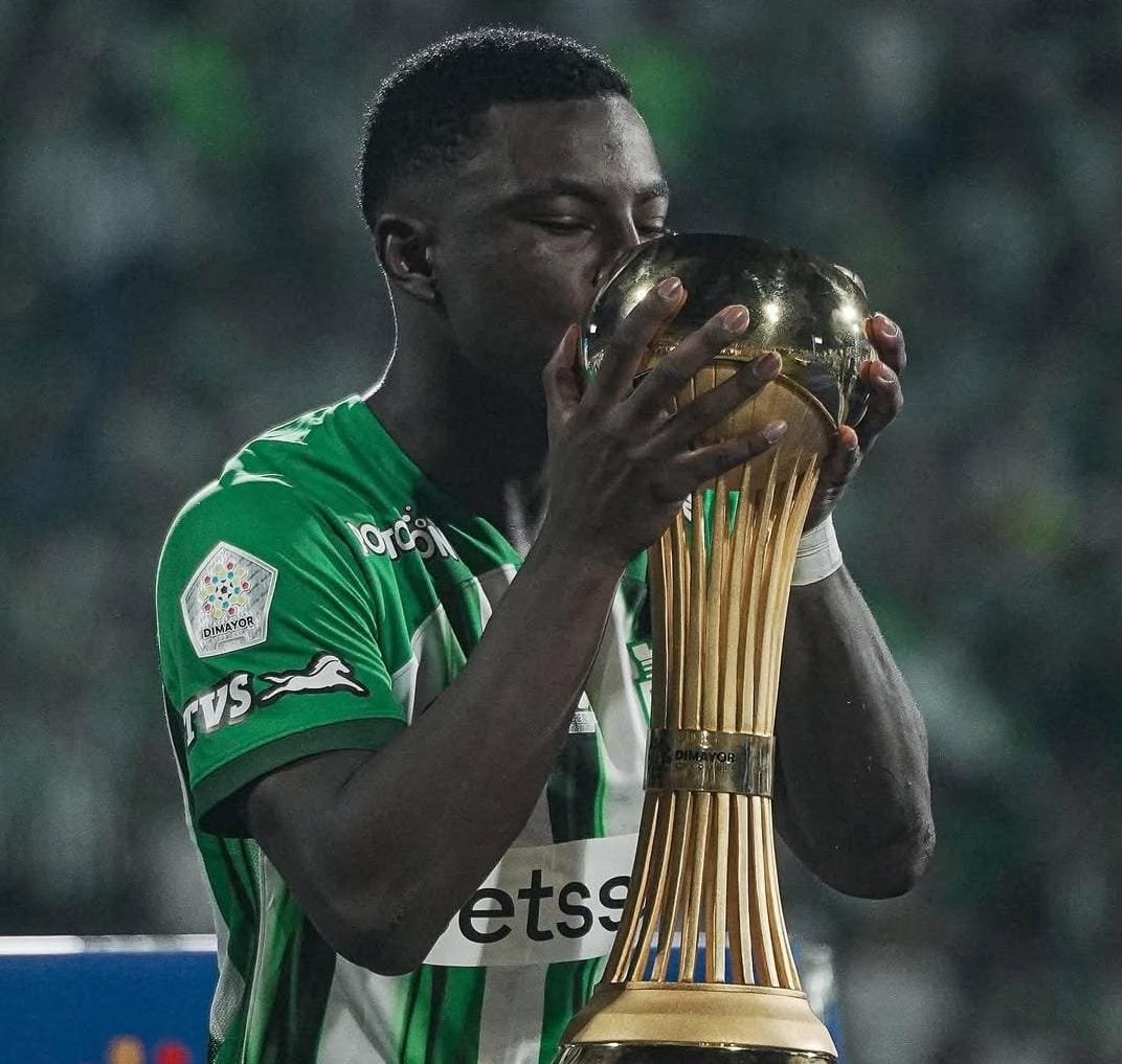 Fluminense pode realizar troca de colombianos: Serna por Hinestroza