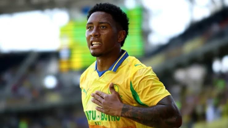 Alvo do Fluminense, Lucas Ribeiro volta aos treinos com o Mamelodi Sundowns.