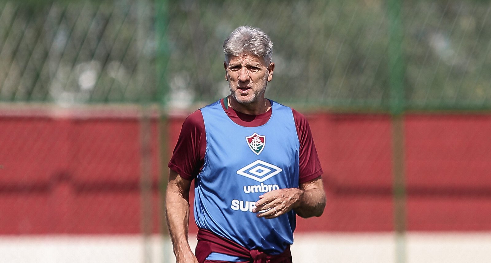 Com poucas oportunidades no Fluminense, atacante pode deixar o clube.