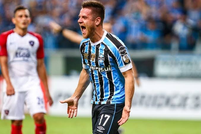 Ramiro, campeão da Libertadores pelo Grêmio, foi peça importante para o Fluminense contratar Acosta