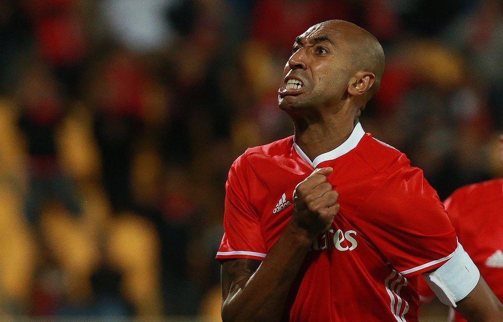 Luisão defende convocação de zagueiro do Fluminense à Seleção