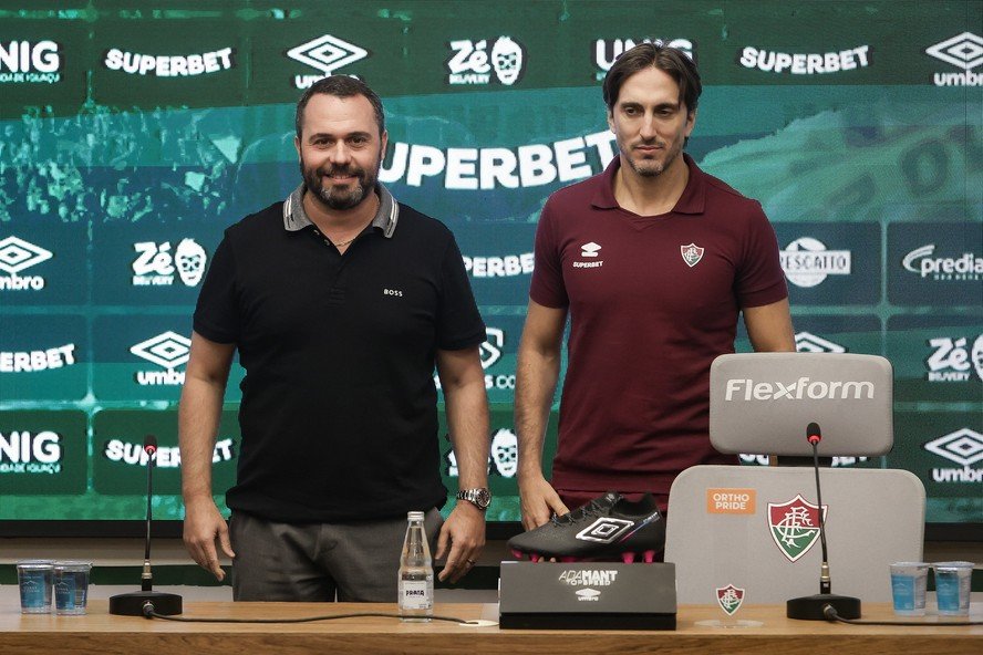 Fluminense acerta compra e garante jogador para 2026, afirma jornalista.