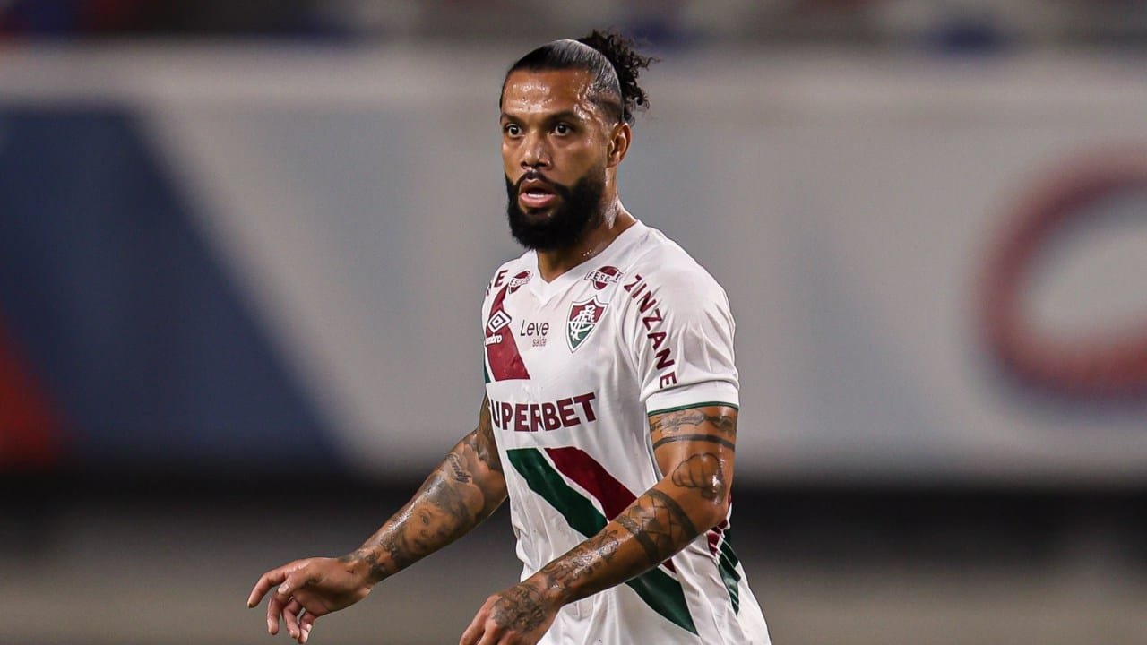 Sem espaço e com futuro indefinido, jogador abre conversas para deixar o Fluminense em 2026.