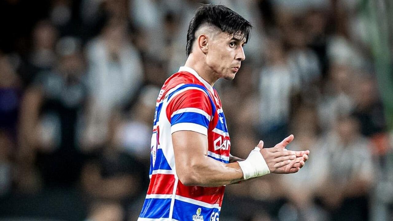 Fluminense tem a posição de centroavante como prioridade no mercado de transferências e analisa o nome de jogador paraguaio