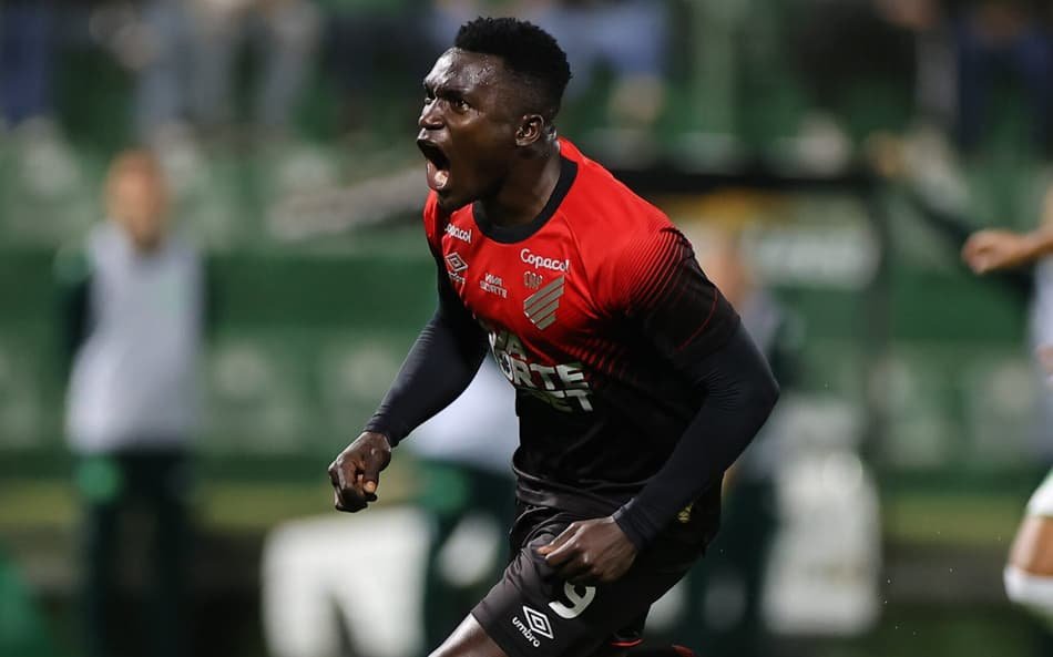 Fluminense faz sondagem por atacante, mas seu clube não pretende liberá-lo nesta janela.