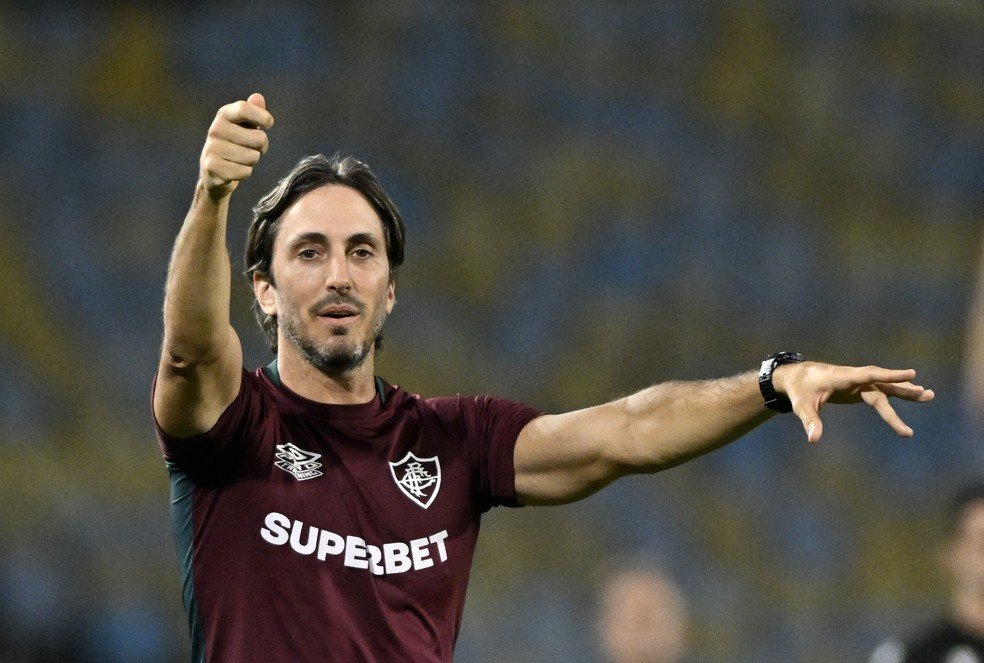 Luis Zubeldía pede e diretoria do Fluminense entra forte na briga pela contratação de argentino
