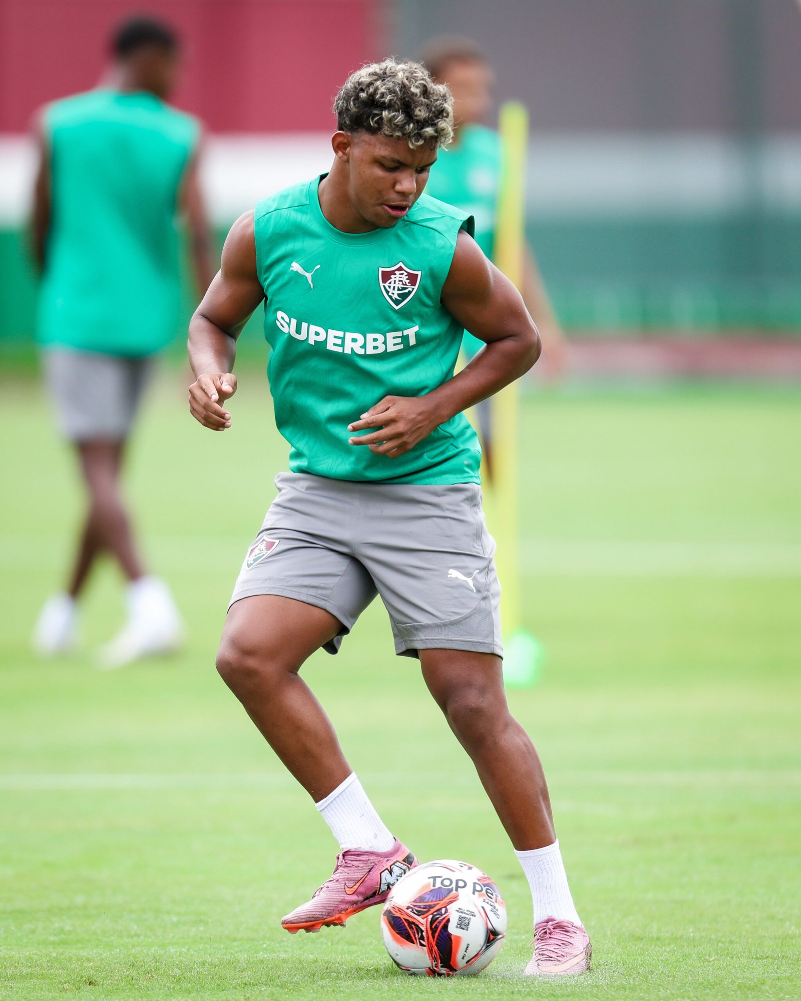 "Novo Vinicius Junior": joias do Fluminense ganham destaque em jornal europeu