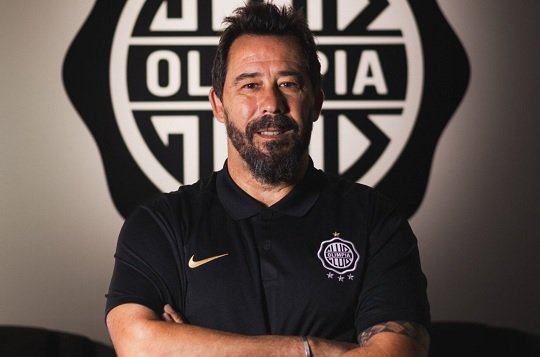 Sem espaço no Fluminense, jogador deve deixar o clube na atual janela. Técnico revela o destino dos sonhos do jogador