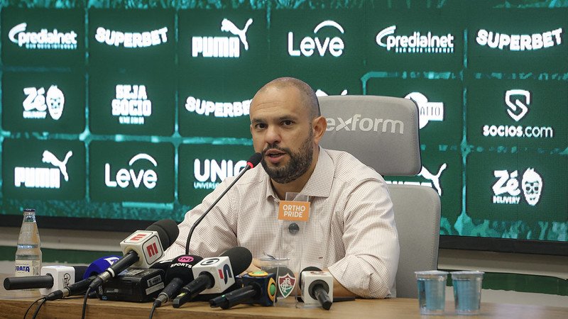 Fluminense segue no mercado em busca de mais duas contratações, mas vem enfrentando dificuldades em concretizar os negócios